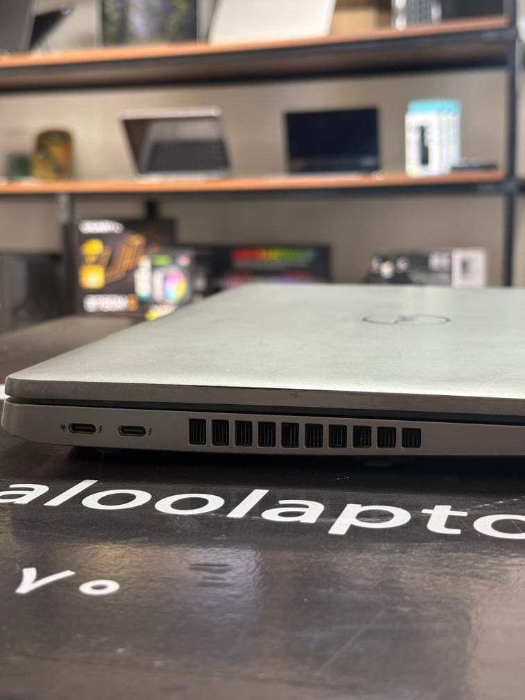 لپ تاپ 15.6 اینچی دل مدل Latitude 5520-i7 1185G7-16GB DDR4-512GB SSD M.2 - 4